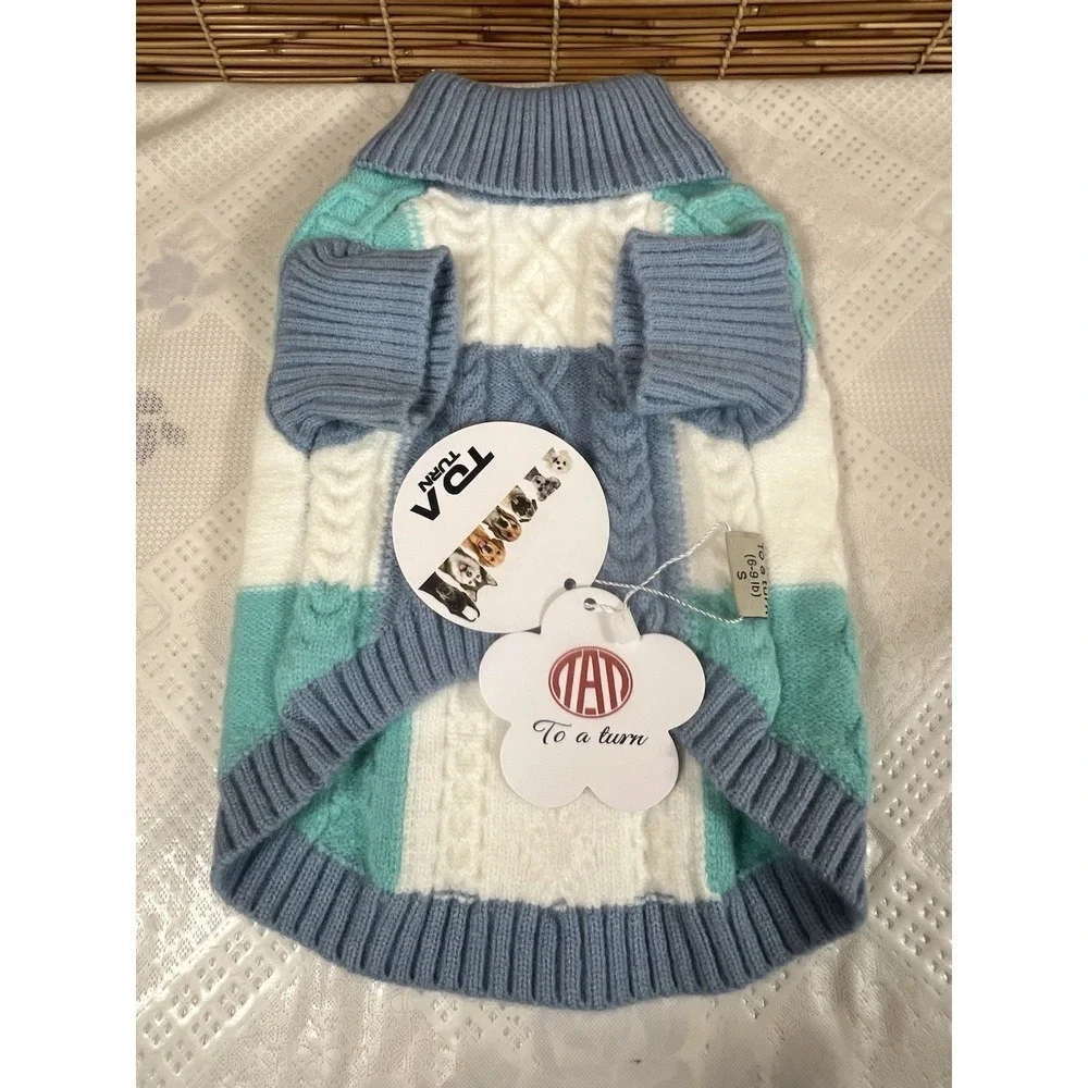 To A Turn Pullover Dog Sweater Blue/ White /green ‎ Size SMALL (6/9 Pound )